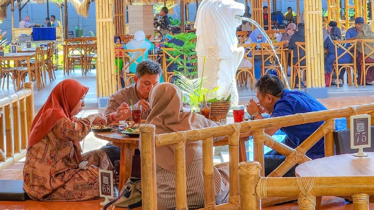 Taste the Flavor of Sidakaya Lesehan: Dine While Embracing Cilacap Culture