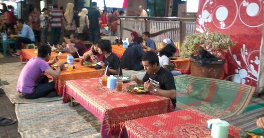Sidakaya: Warung Lesehan yang Mengajak Anda Menjelajahi Jiwa Cilacap